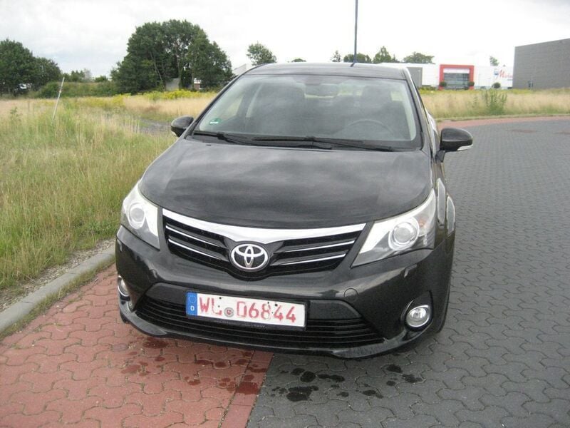 Schwarz Gebraucht 2012 Toyota Avensis Executive Limousine | 6.990 € (Fairer Preis) - Bild 1/4