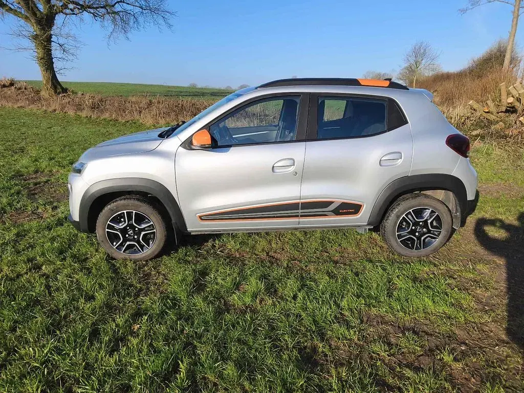 Gebraucht Dacia Spring Comfort Plus 33 kW (45 PS) 2021 Silber Kleinwagen