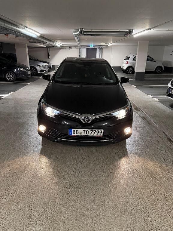 Schwarz Gebraucht 2017 Toyota Auris Comfort Limousine | 10.800 € (Fairer Preis) - Bild 1/4