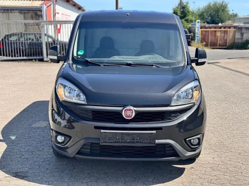 Gebraucht Fiat Doblò 90 PS (66 kW) 2015 Schwarz Van / Kleinbus