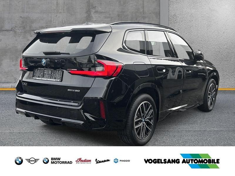 Gebraucht BMW iX1 Luxury Line 150 kW (204 PS) 2024 Saphirschwarz SUV