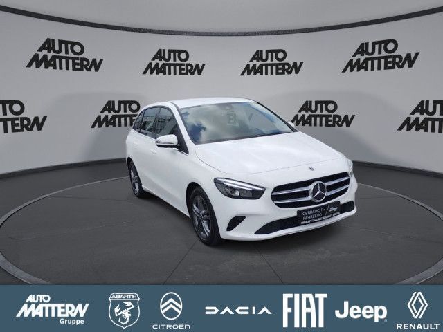 Weiß Gebraucht 2019 Mercedes B180 Style Van / Kleinbus | 14.490 € (Fairer Preis) - Bild 1/4