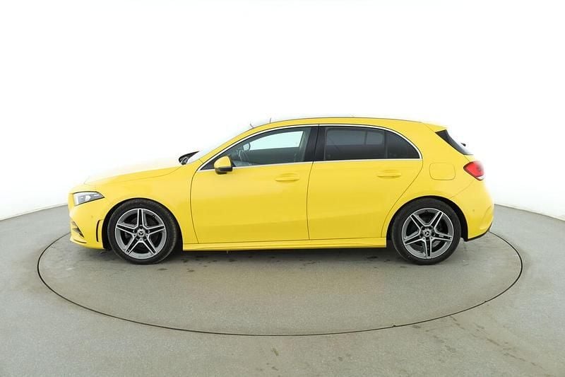 Gebraucht Mercedes A200 AMG line 150 PS (110 kW) 2022 Gelb Limousine