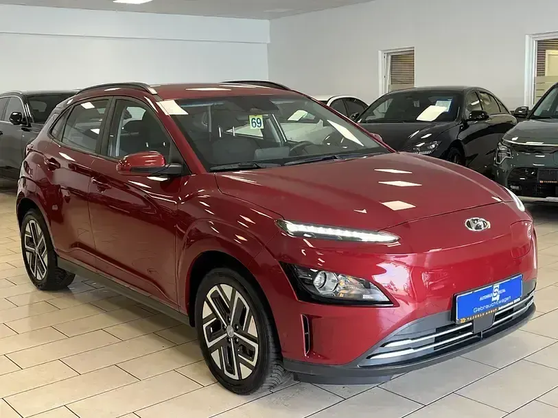 Usata Hyundai Kona Select 100 kW (136 CV) 2022 Rosso SUV