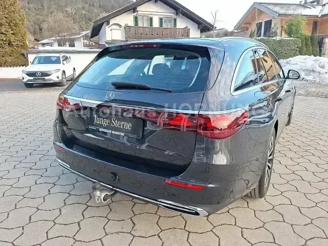 Gebraucht Mercedes E200 204 PS (150 kW) 2025 Grau