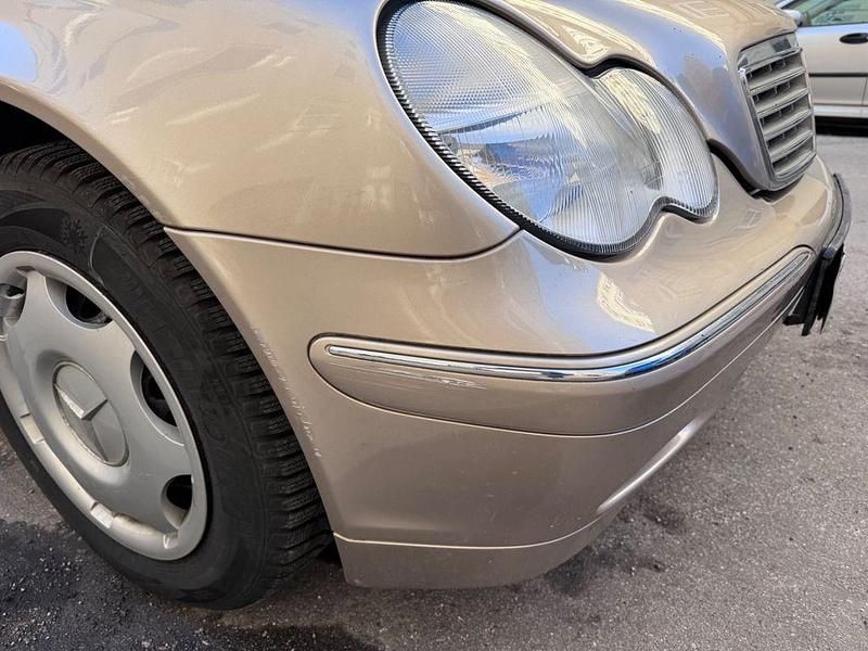 Gebraucht Mercedes C180 Elegance 129 PS (94 kW) 2000 Gold Limousine