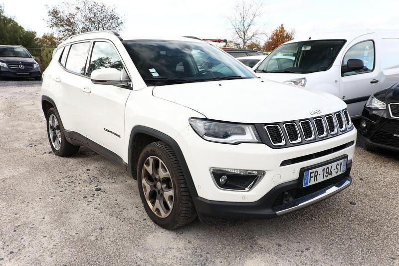 Gebraucht Jeep Compass Limited 120 PS (88 kW) 2020 Metallic SUV