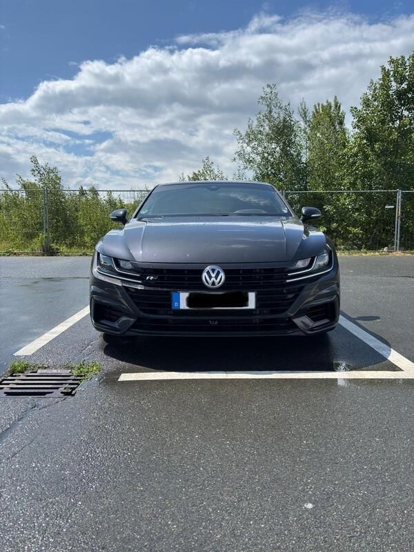 Grau Gebraucht 2020 VW Arteon R-line Limousine | 37.000 € (Etwas zu teuer) - Bild 1/4