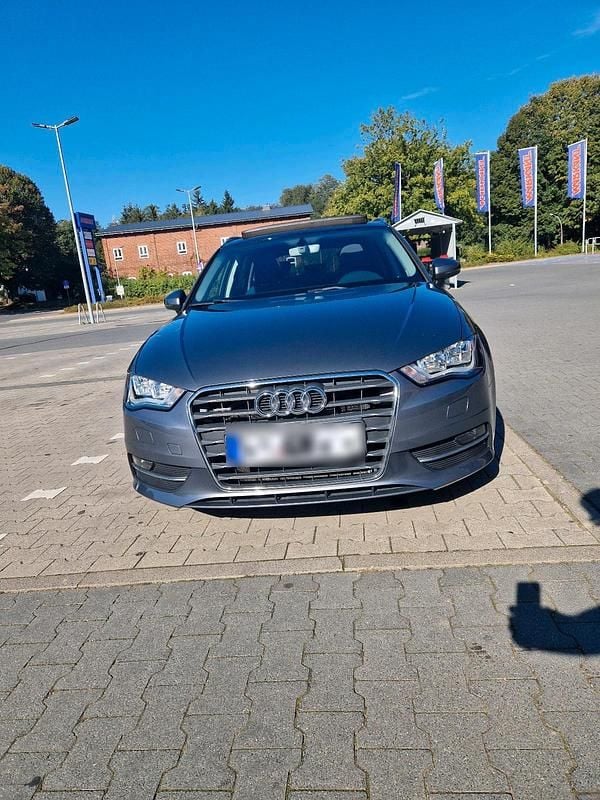 Gebraucht Audi A3 Ambition 150 PS (110 kW) 2015 Grau Limousine