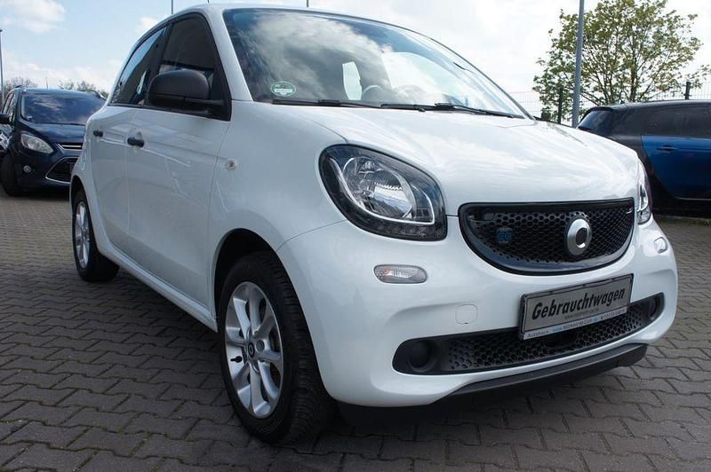 Gebraucht Smart ForFour Electric Drive 60 kW (82 PS) 2018 Weiß Limousine