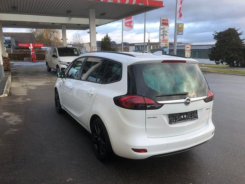 Gebraucht Opel Zafira Active 140 PS (102 kW) 2016 Weiß Van / Kleinbus