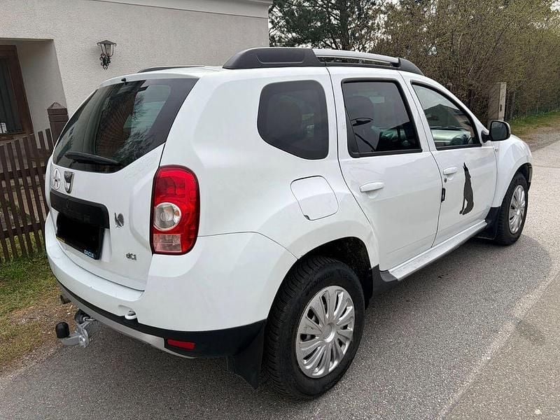 Gebraucht Dacia Duster Lauréate 110 PS (80 kW) 2011 Weiß SUV