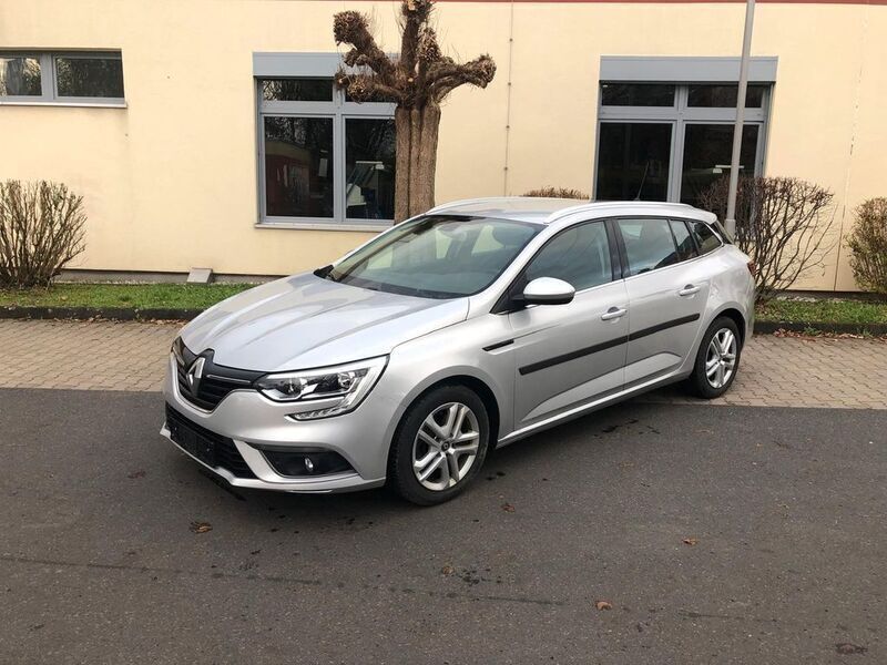 Grau Gebraucht 2018 Renault Mégane IV LIMITED Limousine | 11.100 € (Guter Preis) - Bild 1/4