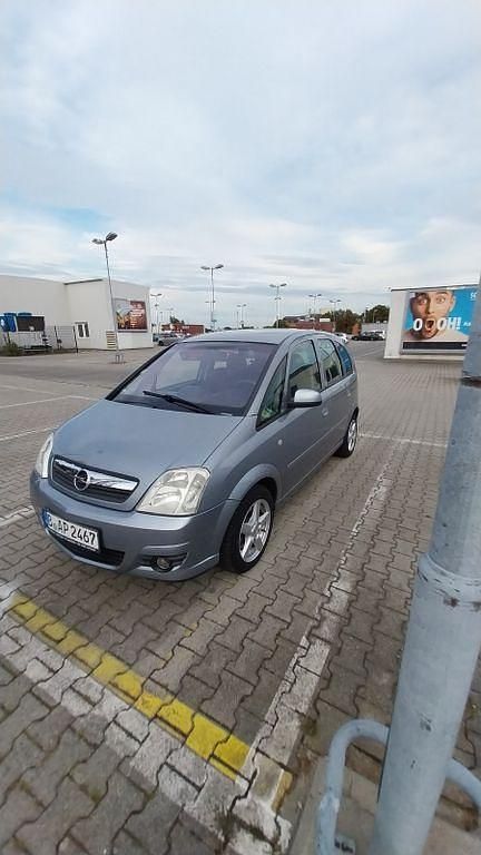 Grau Gebraucht 2007 Opel Meriva Cosmo Van / Kleinbus | 1.200 € (Guter Preis) - Bild 1/4