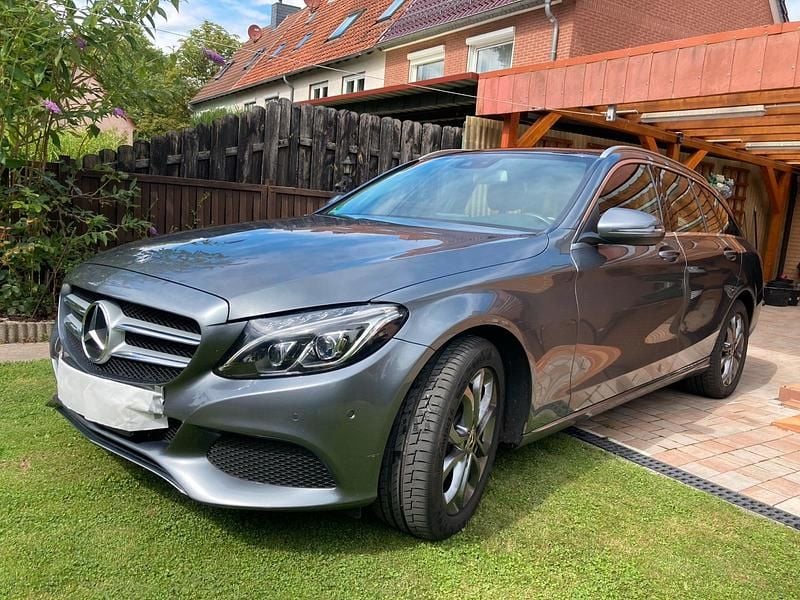 Grau Gebraucht 2018 Mercedes C220 Avantgarde Kombi | 18.700 € (Fairer Preis) - Bild 1/4