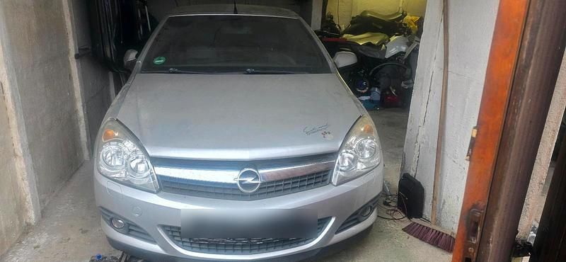 Silber Gebraucht 2008 Opel Astra Cabriolet Cabrio | 3.100 € (Fairer Preis) - Bild 1/4