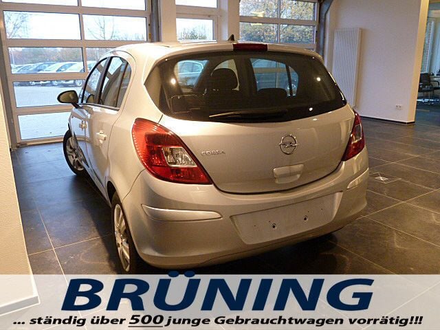 Używany Opel Corsa Selective 86 KM (63 kW) 2013 Srebrny Hatchback