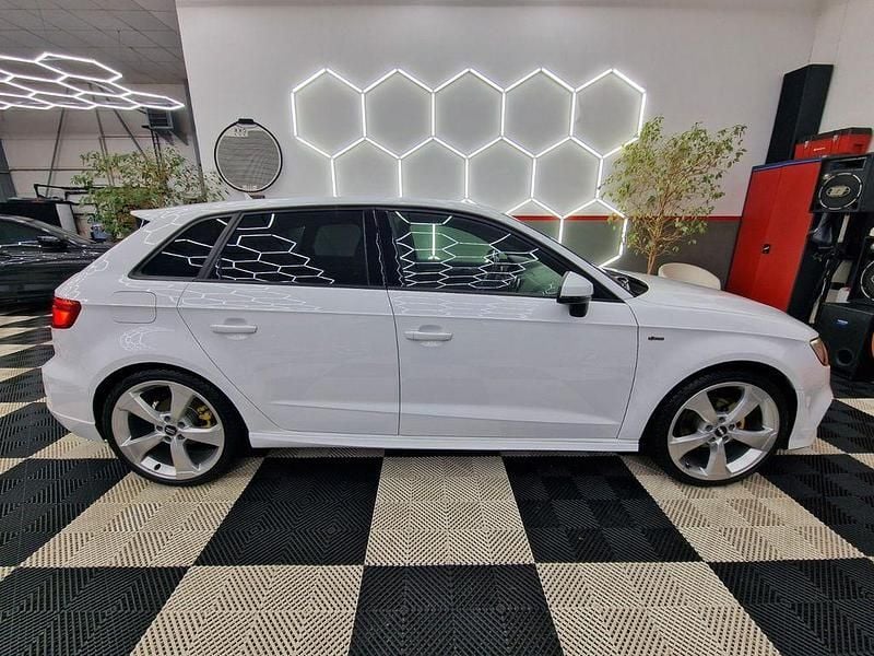 Weiß Gebraucht 2018 Audi A3 S-line plus Limousine | 16.300 € (Guter Preis) - Bild 1/4