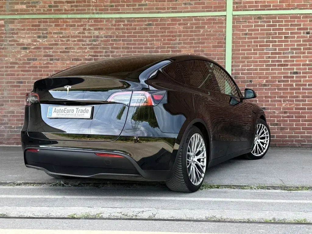 Gebraucht Tesla Model Y Standard Range 255 kW (347 PS) 2023 Schwarz SUV