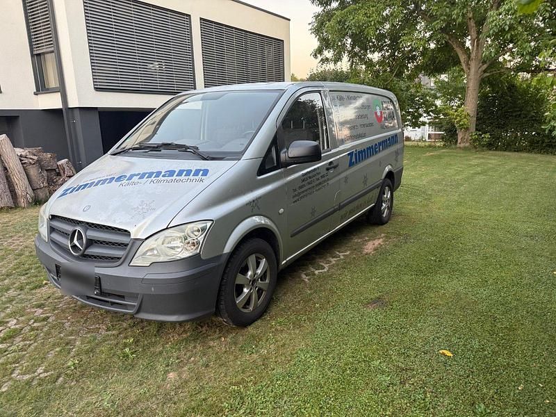 Silber Gebraucht 2010 Mercedes Vito Van / Kleinbus | 5.500 € - Bild 1/4