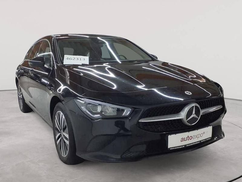 Kosmosschwarz metallic Gebraucht 2021 Mercedes CLA250e Shooting Brake Kombi | 21.990 € (Guter Preis) - Bild 1/4