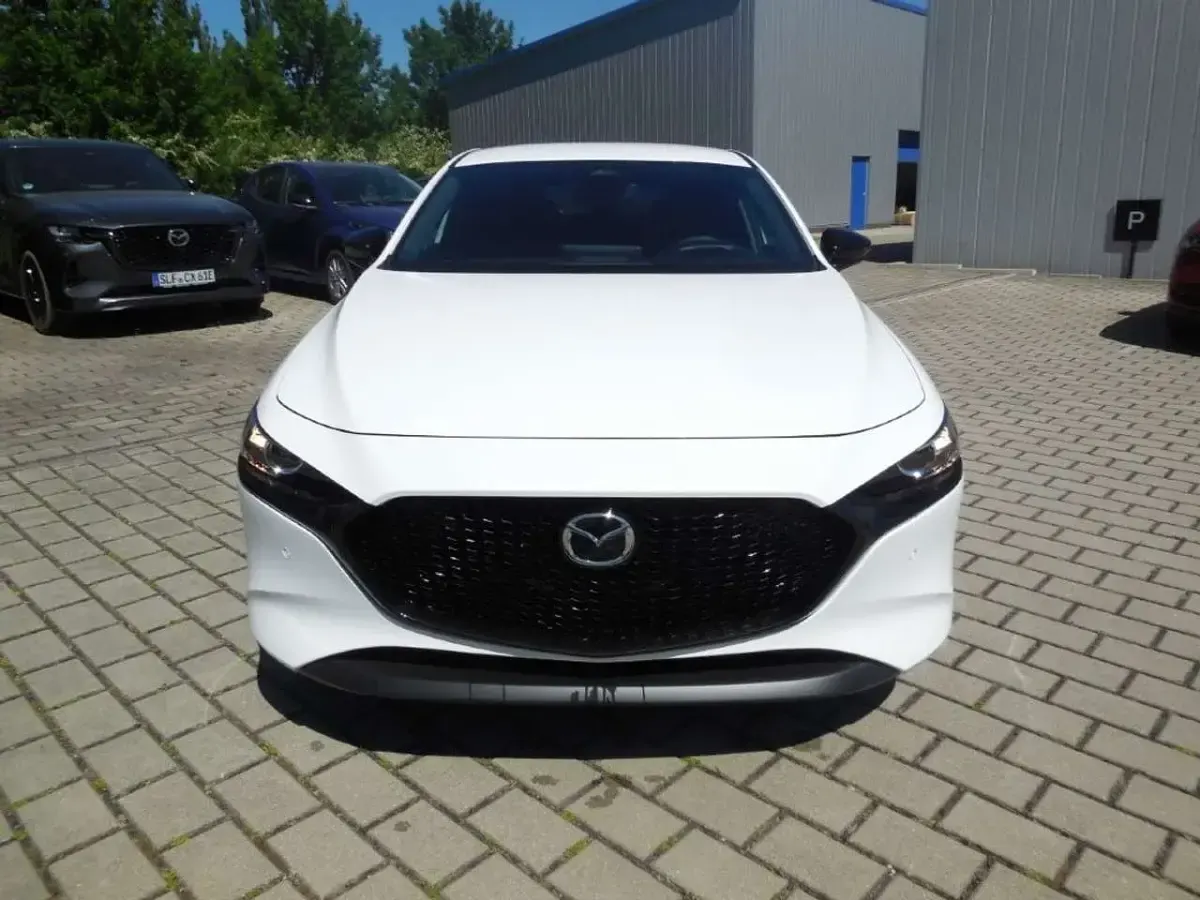 Neu Mazda 3 Homura-Line 140 PS (102 kW) 2026 Arctic white Limousine