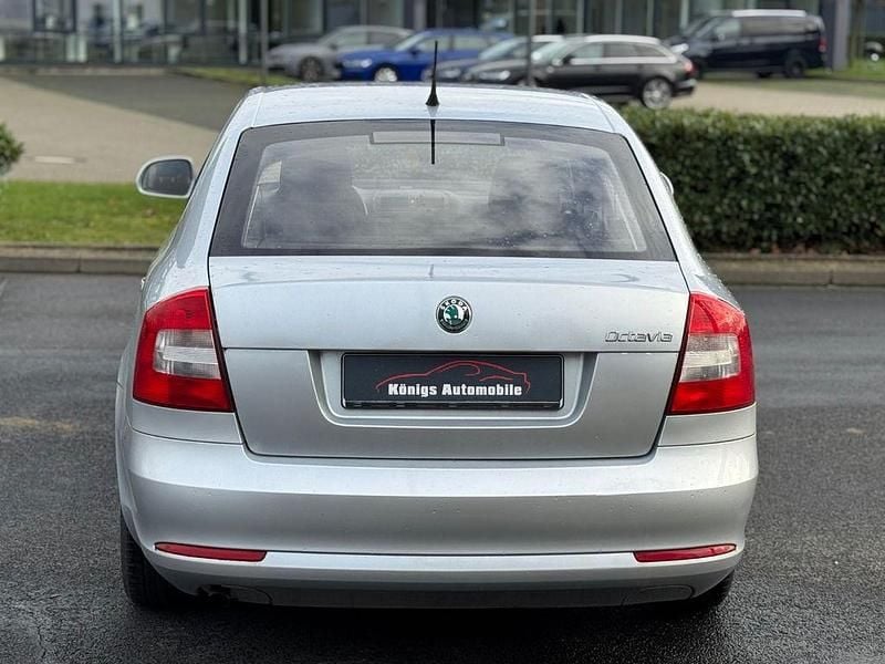 Usata Skoda Octavia Active 80 CV (58 kW) 2012 Argento Berlina