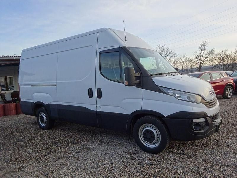Gebraucht Iveco Daily 136 PS (100 kW) 2018 White ic 194 Limousine