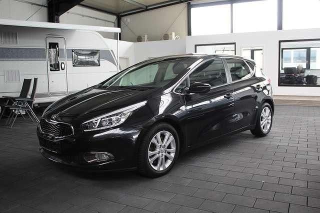 Schwarz metallic Gebraucht 2015 Kia Ceed DREAM-TEAM Edition Kleinwagen | 12.210 € (Fairer Preis) - Bild 1/4