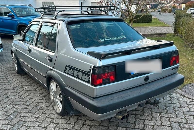 Gebraucht VW Jetta 90 PS (66 kW) 1991 Silber Limousine