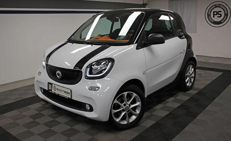 Weiß Gebraucht 2017 Smart ForTwo Coupé Coupé | 10.790 € (Fairer Preis) - Bild 1/4