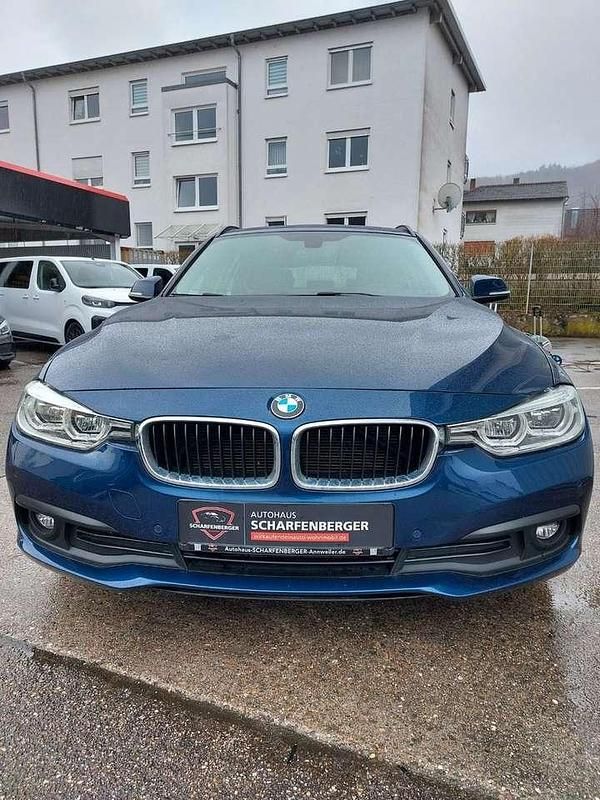 Gebraucht BMW 320 Advantage 190 PS (139 kW) 2018 Blau Kombi