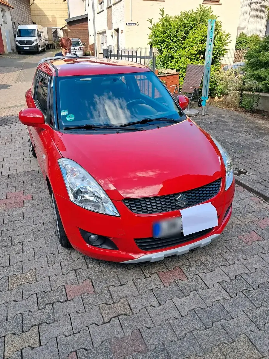 Gebraucht Suzuki Swift Comfort 94 PS (69 kW) 2013 Rot Kleinwagen