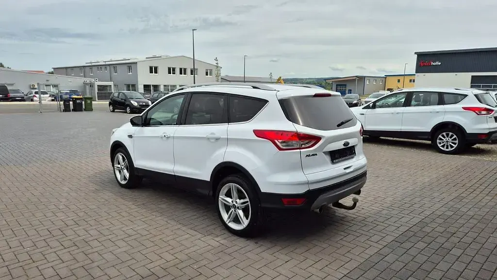 Gebraucht Ford Kuga Titanium 163 PS (119 kW) 2014 Weiß SUV