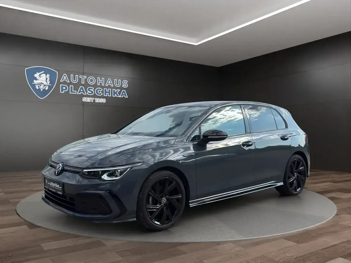 Gebraucht VW Golf VIII R-line 150 PS (110 kW) 2024 Limousine