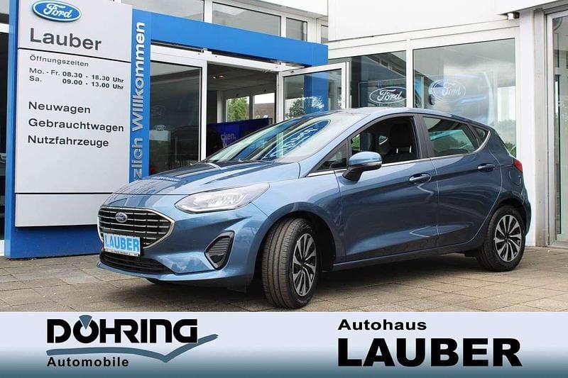 Chromablau Gebraucht 2023 Ford Fiesta Titanium Kleinwagen | 19.975 € (Fairer Preis) - Bild 1/4