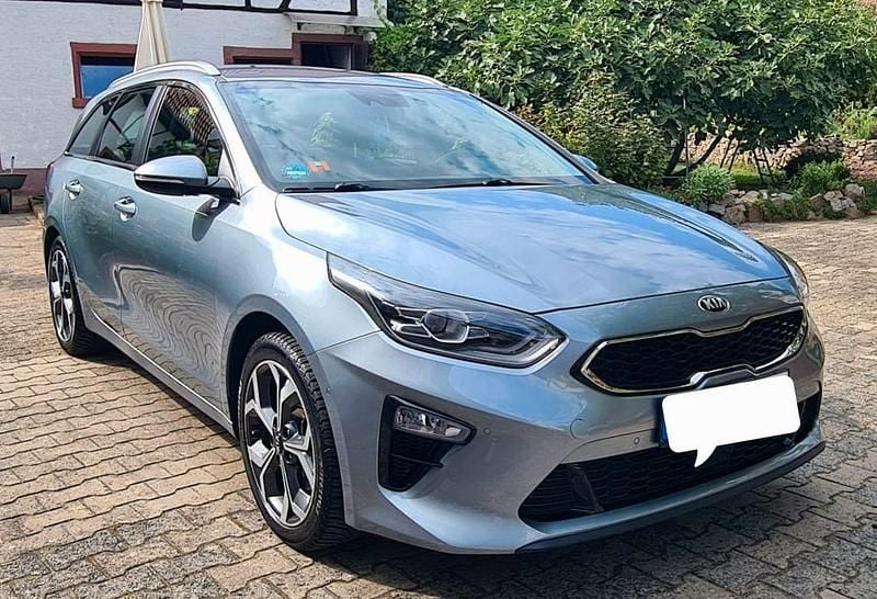 Silber Gebraucht 2019 Kia Ceed Sportswagon Spirit Kombi | 14.000 € (Guter Preis) - Bild 1/4