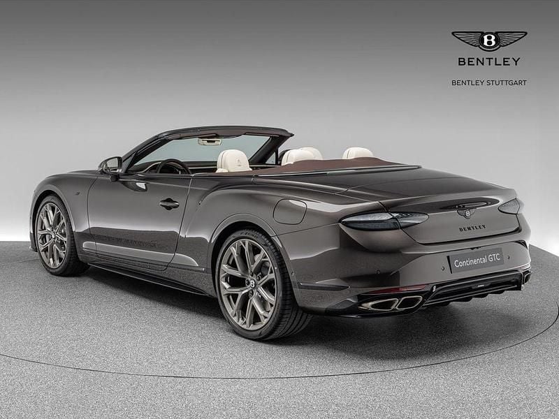 Neu Bentley Continental 680 PS (500 kW) 2026 Braun Cabrio