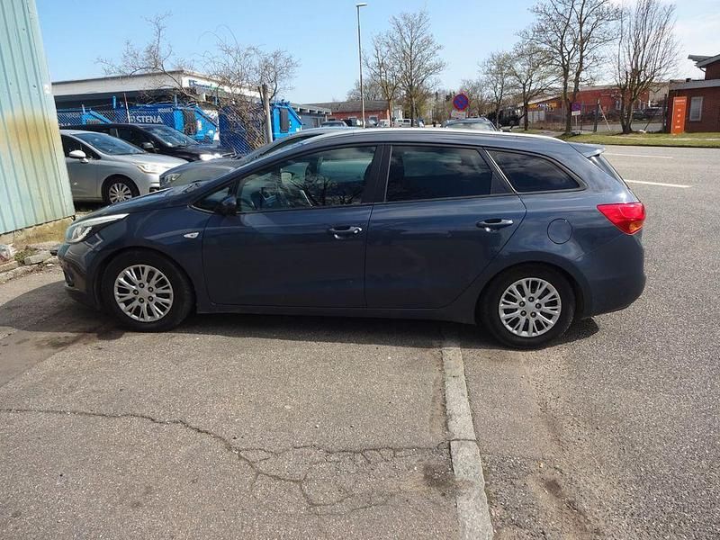 Gebraucht Kia Ceed 128 PS (94 kW) 2013 Blau Kleinwagen