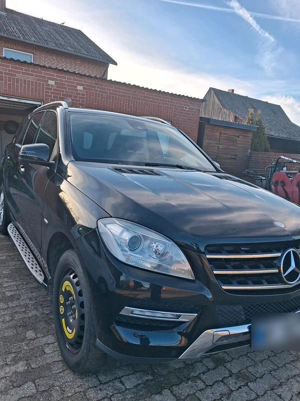 Gebraucht Mercedes ML350 260 PS (191 kW) 2011 Schwarz SUV