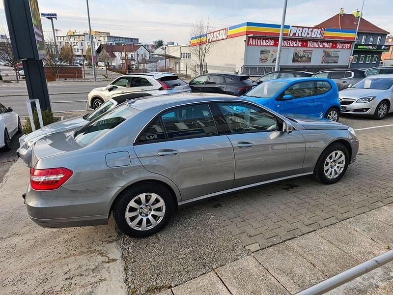 Gebraucht Mercedes E200 184 PS (135 kW) 2009 Silber Limousine