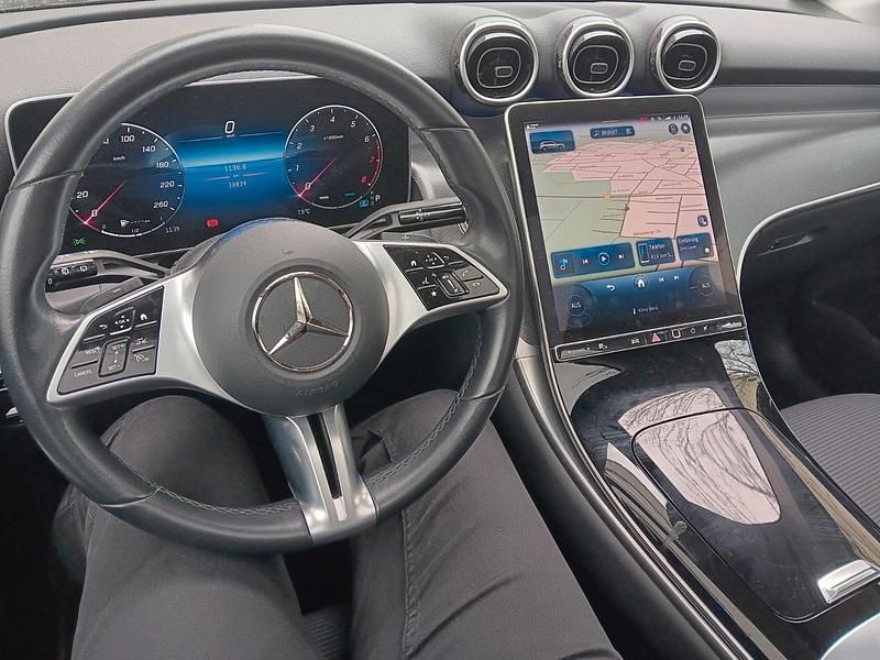 Gebraucht Mercedes GLC200 227 PS (166 kW) 2023 Schwarz SUV