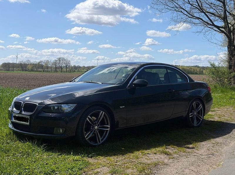 Gebraucht BMW 320 Cabriolet 170 PS (125 kW) 2007 Schwarz Cabrio
