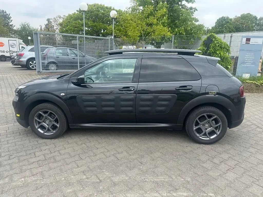 Gebraucht Citroën C4 Cactus Shine 99 PS (72 kW) 2015 Schwarz Kleinwagen