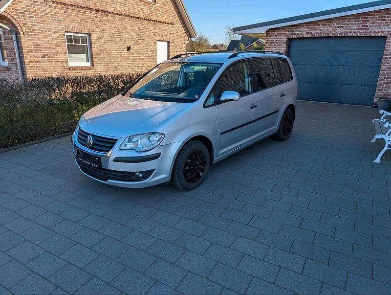 Gebraucht VW Touran 105 PS (77 kW) 2007 Silber Van / Kleinbus