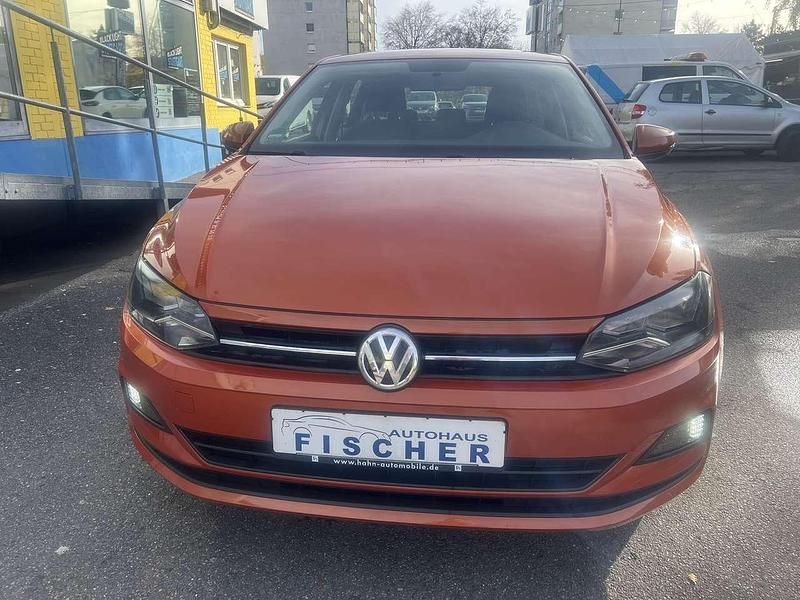 Gebraucht VW Polo Comfortline 65 PS (47 kW) 2019 Energetic orange Kleinwagen