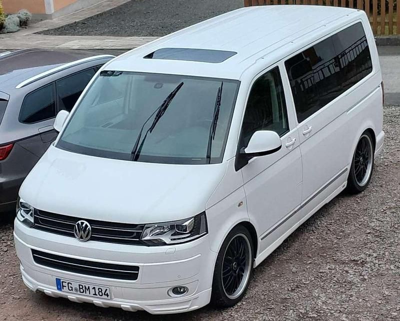 Weiß Gebraucht 2012 VW Multivan Match Van | 26.999 € (Superpreis) - Bild 1/4