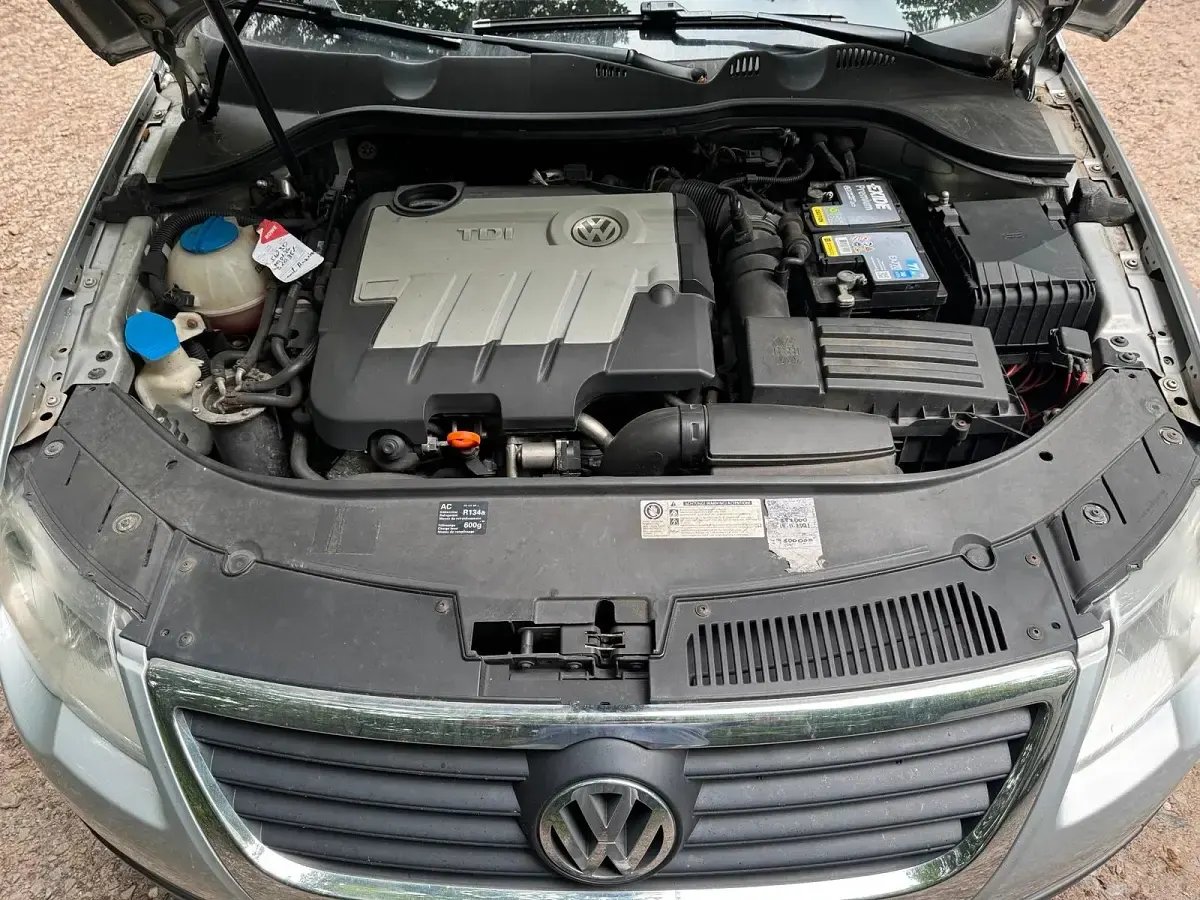 Gebraucht VW Passat 140 PS (102 kW) 2010 Silber Kombi
