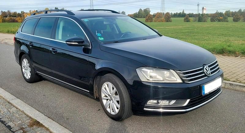 Schwarz Gebraucht 2012 VW Passat Kombi | 7.700 € (Fairer Preis) - Bild 1/4