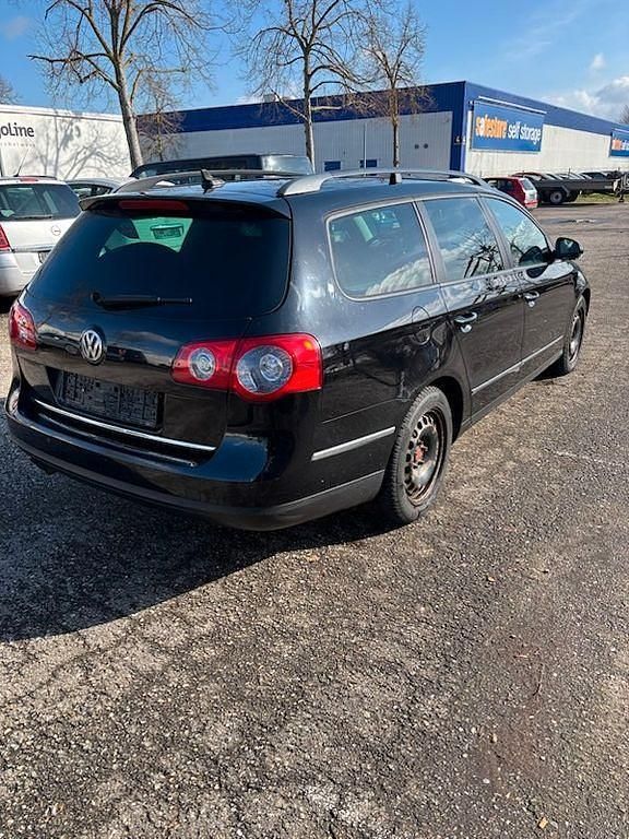 Gebraucht VW Passat Comfortline 140 PS (102 kW) 2010 Schwarz Kombi